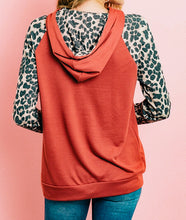 Load image into Gallery viewer, Leopard Print Contrast Hooded Top
