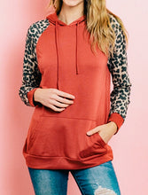 Load image into Gallery viewer, Leopard Print Contrast Hooded Top
