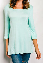 Load image into Gallery viewer, Mint 3/4 Sleeve Scoop Neck Top
