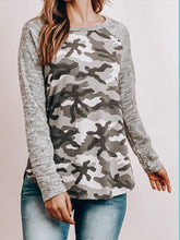 Load image into Gallery viewer, Two-Toned Camo Print Top
